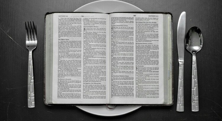 Jenis Puasa Dalam Agama Kristen Sesuai Ajaran Alkitab  Persembahan
